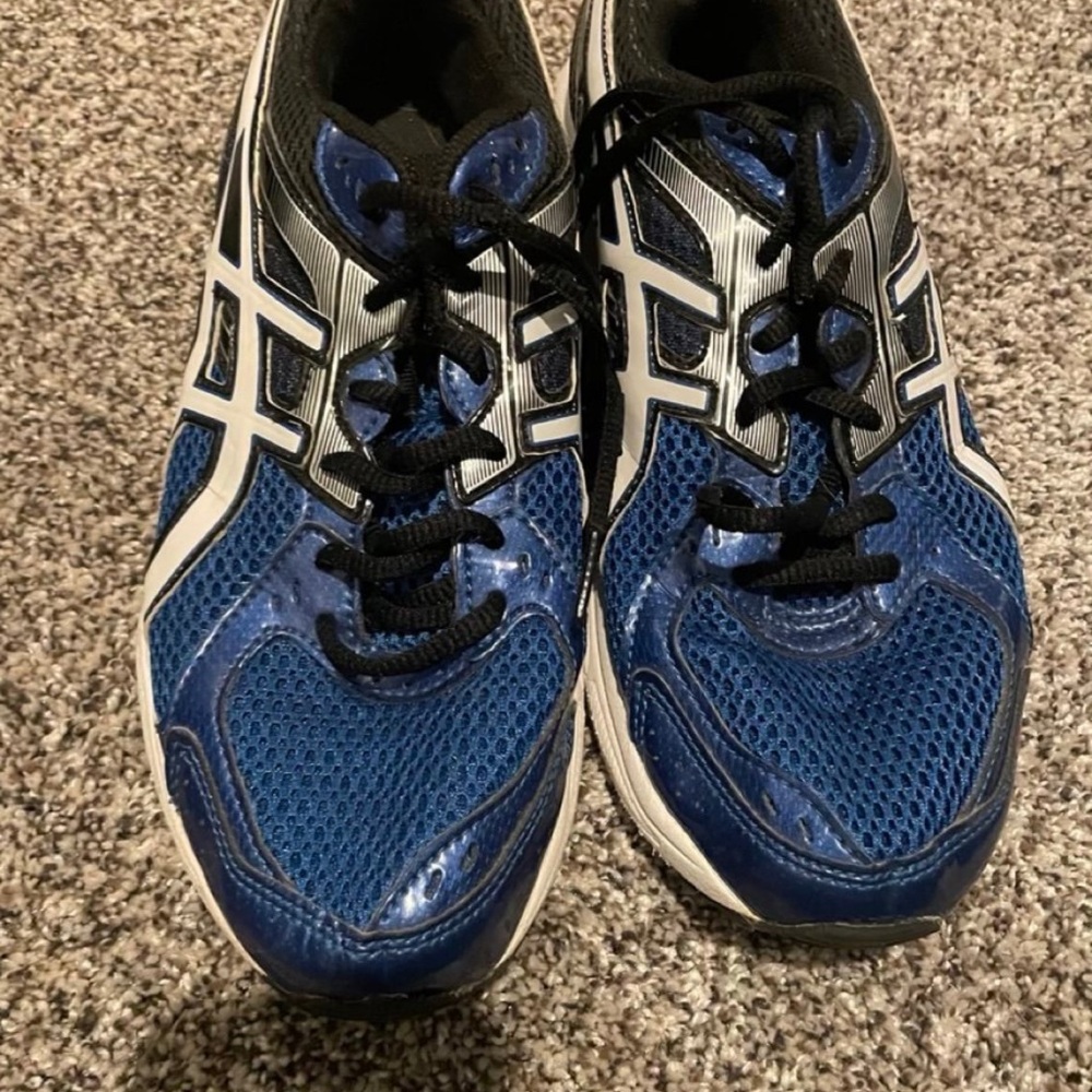 Men's ASICS Tennis Shoes size 8 1/2